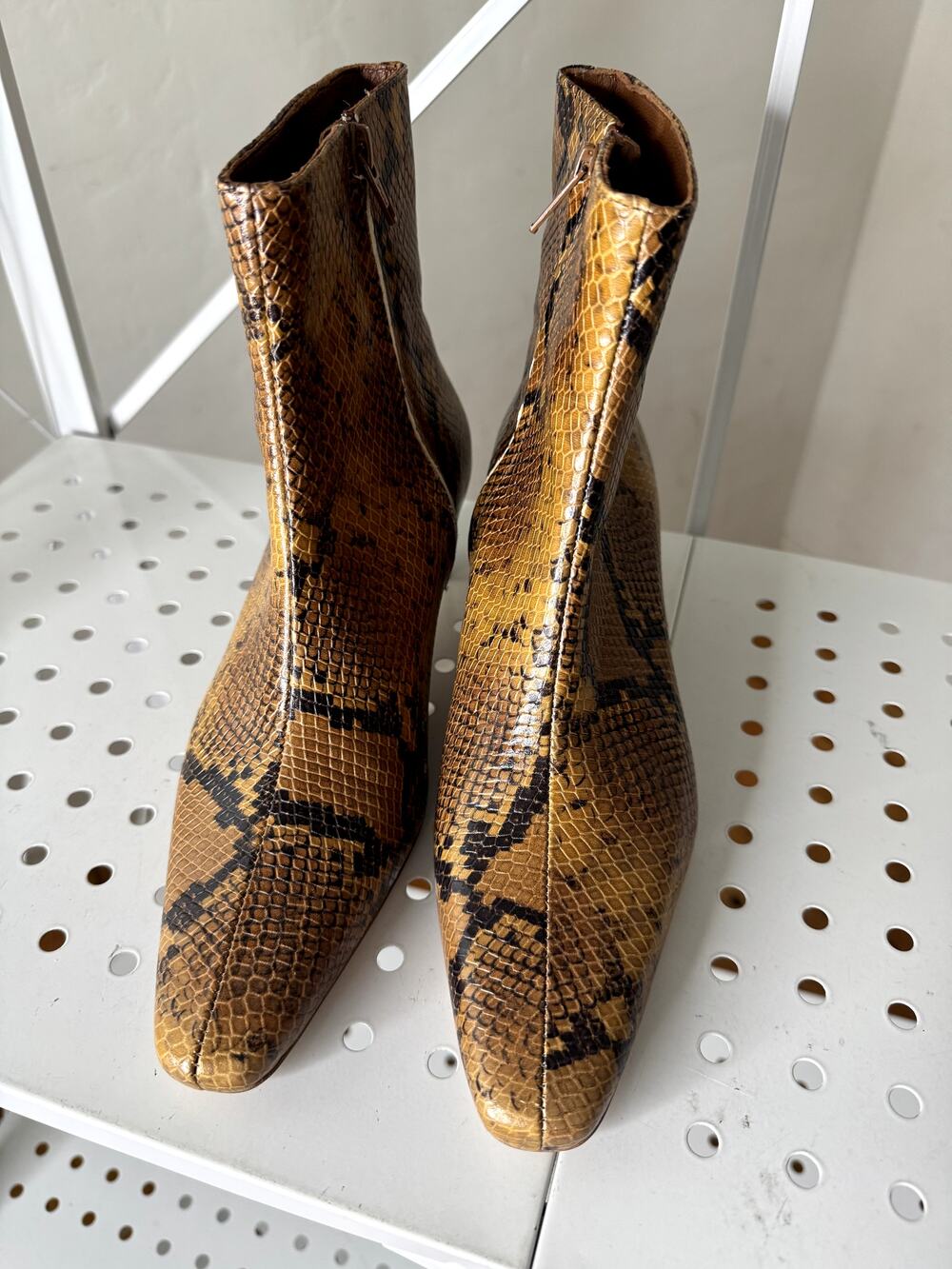 New STAUD Wally ankle boot snake in 37